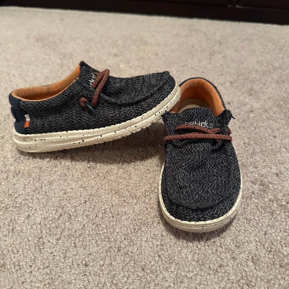Dude Shoes Size C10